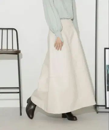 [ 새상품 미사용 ] 나노 유니버스 인조 가죽 플레어 스커트