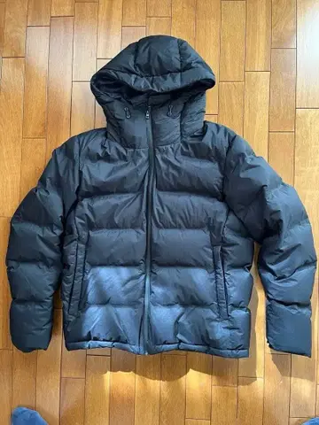 블랙 다운 자켓 후드 부착