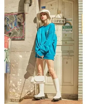 jouetie 백 빅 로고 풀오버