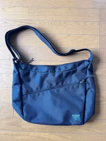 블랙 나일론 숄더백