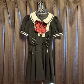 블랙 카라 부착 리본 미니 원피스