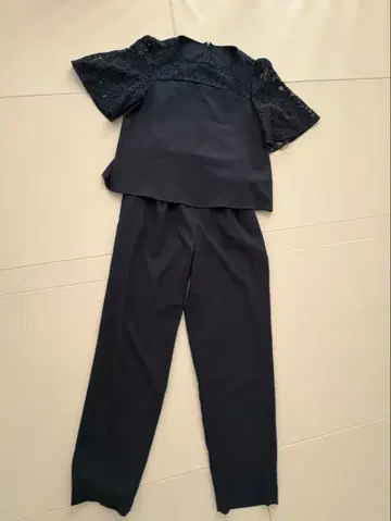 네이비 레이스 소매 팬츠 스타일 드레스