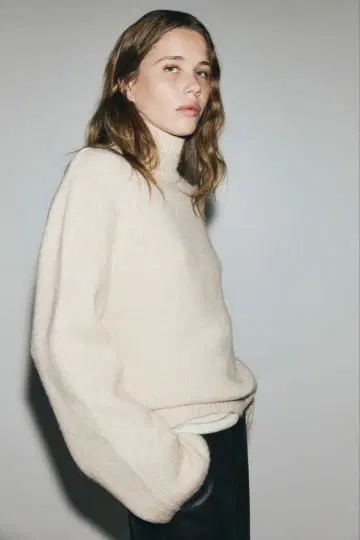 [택 포함] H&M 하이넥 스웨터 라이트 베이지 S 사이즈