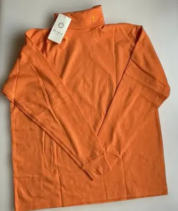 [ 미사용 새상품 택 포함 ] PICONE 피코네 터틀넥 긴팔 오렌지