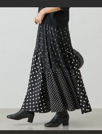 BEARDSLEY 도트 무늬 플레어 롱 스커트
