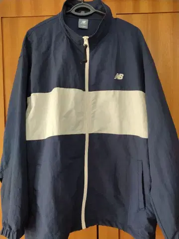 New Balance 네이비/화이트 자켓 2XL