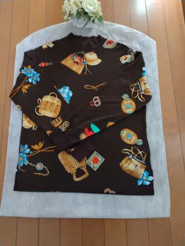 레오나르 스포츠 긴팔 프린트 T셔츠 L 브라운