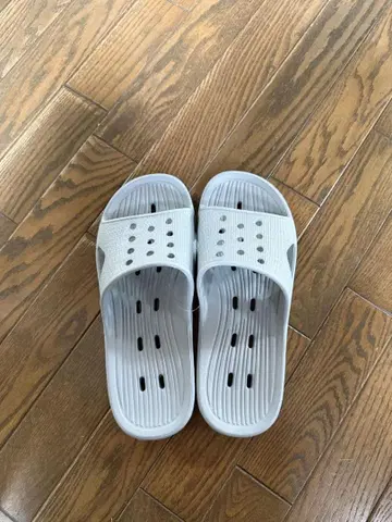 그레이 슬리퍼 스타일 샌들