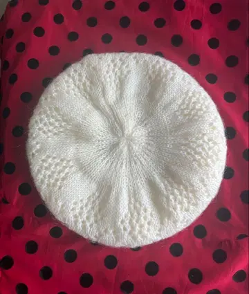 이탈리아제 paris 백화점 한정 판매 화이트 니트 베레모 미사용 새상품