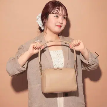 [ 새상품 ] LOWRYSFARM 베이지 콩 보스턴 숄더백