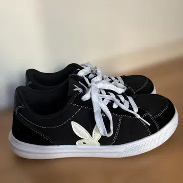 새상품급 PLAY BOY 로고 스니커즈 24.0