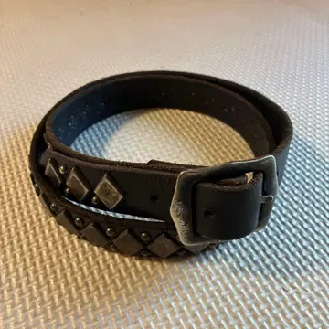 스터드 벨트 블랙 가죽 HTC