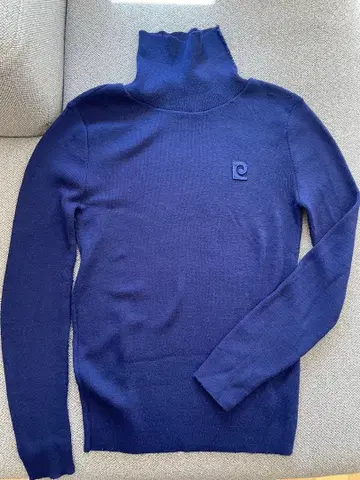 피에르 가르뎅 (pierre cardin) 네이비 터틀넥 스웨터