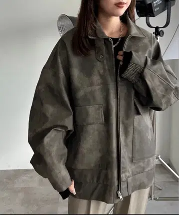 [ 가격 인하 가능 ] apres jour mignon 페이크 가죽 자켓