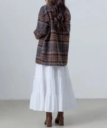 체크 무늬 테일러드 코트