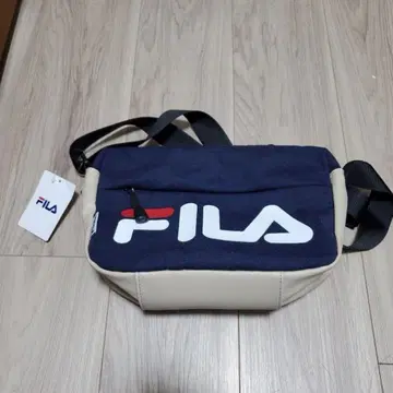[ 택 포함 미사용 새상품 ] FILA 맨투맨 가로형 숄더백