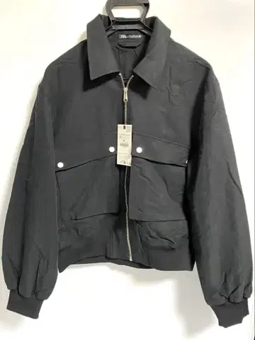 재고 세일 미사용 블랙 집업 자켓 M