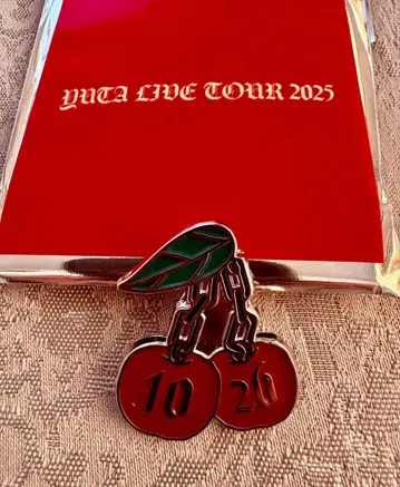 YUTA LIVE TOUR 2025 PERSONA 랜덤 핀 배지