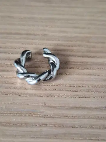 트위스트 디자인 이어커프