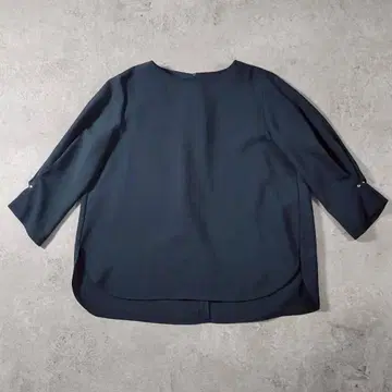 [ 새상품급 ] MICHEL KLEIN 미쉘클랑 펄 블라우스 네이비 M