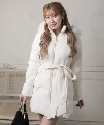 볼륨 퍼 페이크 다운 코트