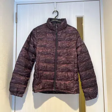 경량 다크 그레이 카모 패턴 다운 자켓 S 사이즈