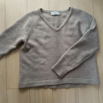 SLOBE iENA 베이지 V넥 스웨터