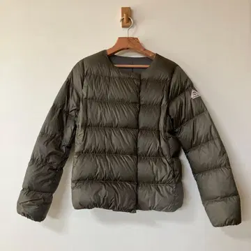 컨디션 최상 23AW 40 피레넥스 칸느 다운 자켓 카키