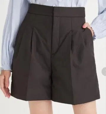 CELFORD 패디드 턱 숏팬츠 새상품급