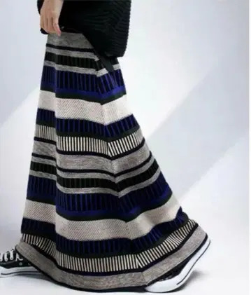 안티카 니트 스트라이프 롱 스커트 A라인 맥시 길이