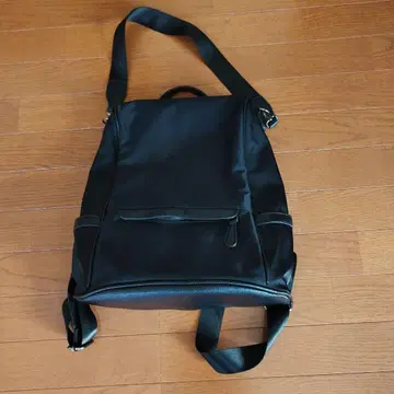 블랙 나일론 백팩