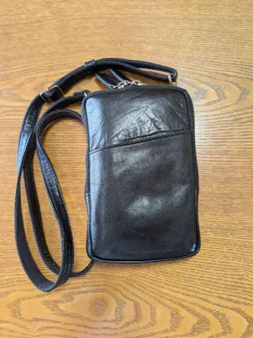 Dakota 가죽 숄더백 미니 새상품급 블랙 라벨