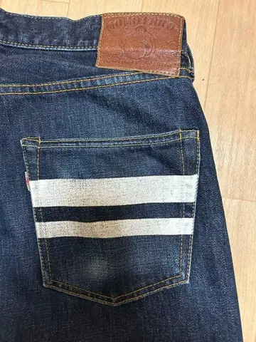 모모타로 진즈 스트레이트 W32