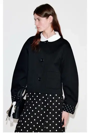 Fano Studios 라운드 칼라 도트 무늬 숏 자켓