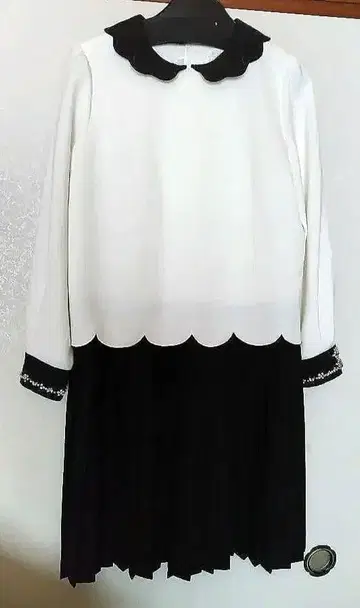 [ 새상품급 ] Chesty 체스티 스캘럽 원피스