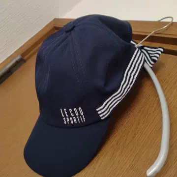 LE COQ SPORTIF 네이비 골프 캡 스트라이프