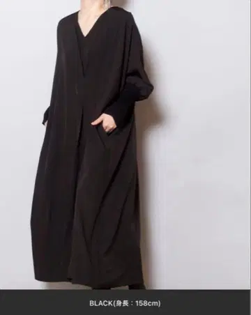 블랙 V넥 원피스 OSMOSIS