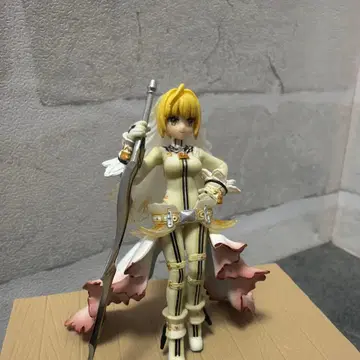 세이버/네로 클라우디우스 미니 피규어