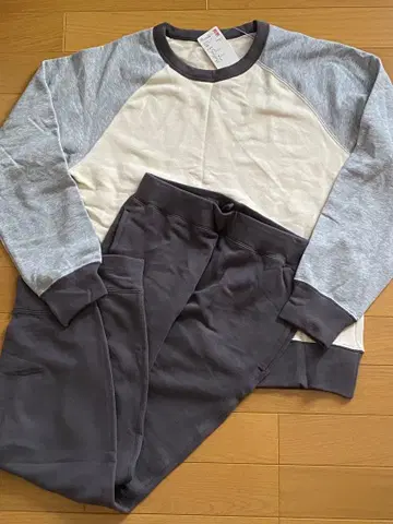 그레이/화이트 래글런 슬리브 맨투맨 세트