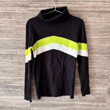 Adika 터틀넥 스웨터 해외 구제 의류 새상품급 하이넥 긴팔 니트