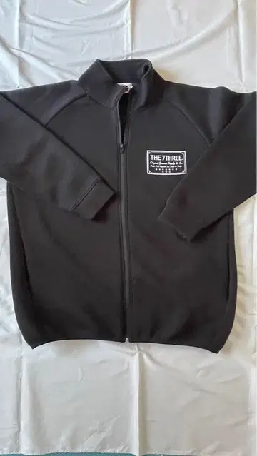 THE 7 THREE 풀 지퍼 자켓 블랙