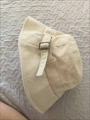 코듀로이 크림색 모자