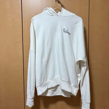 Wican 화이트 후드 부착 후드티