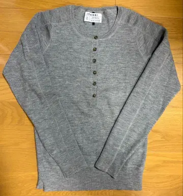 새상품 풀오버 니트