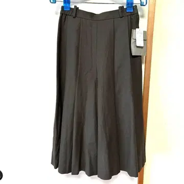 Top Lady 새상품 카키 플레어 큐롯