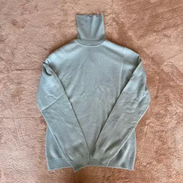 [ 미사용 새상품 ] 유니클로 캐시미어 100% 터틀넥 스웨터 S