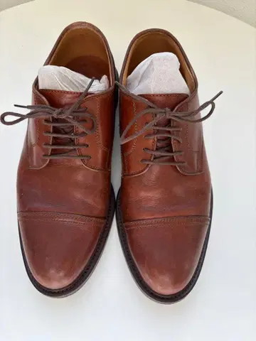 브라운 가죽 스트레이트 팁 신발