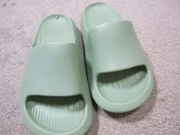 라이트 그린 오픈토 샌들