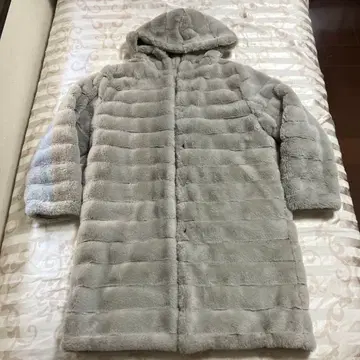 리버서블 코트 퀼트 x 퍼 라이트 그레이 사이즈 M