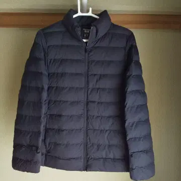 새상품 UNIQLO 퍼프 테크 자켓 M 사이즈 블랙
